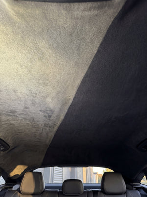 Dachhimmel vor und nach Reinigung mit Koch-Chemie Mzr – Nikotinvergrauung links, sattschwarzer Alcantara rechts