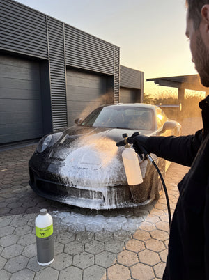 Koch-Chemie Vorreiniger B Anwendung mit Schaumlanze im Warehouse