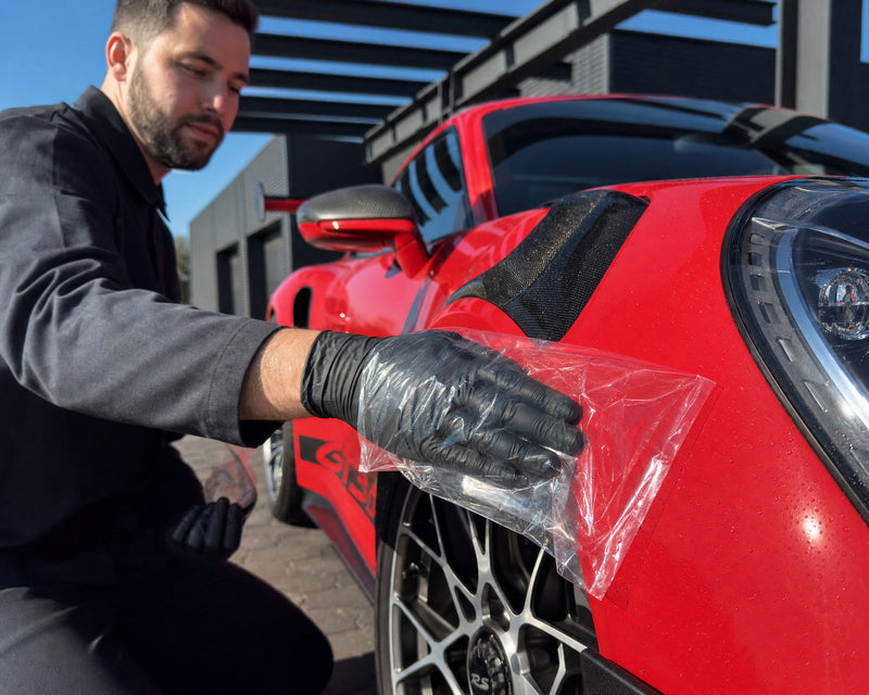 Detailing1 Koch-Chemie Reinigungsknete Rkb — Tütentest auf dem roten Porsche-Lack