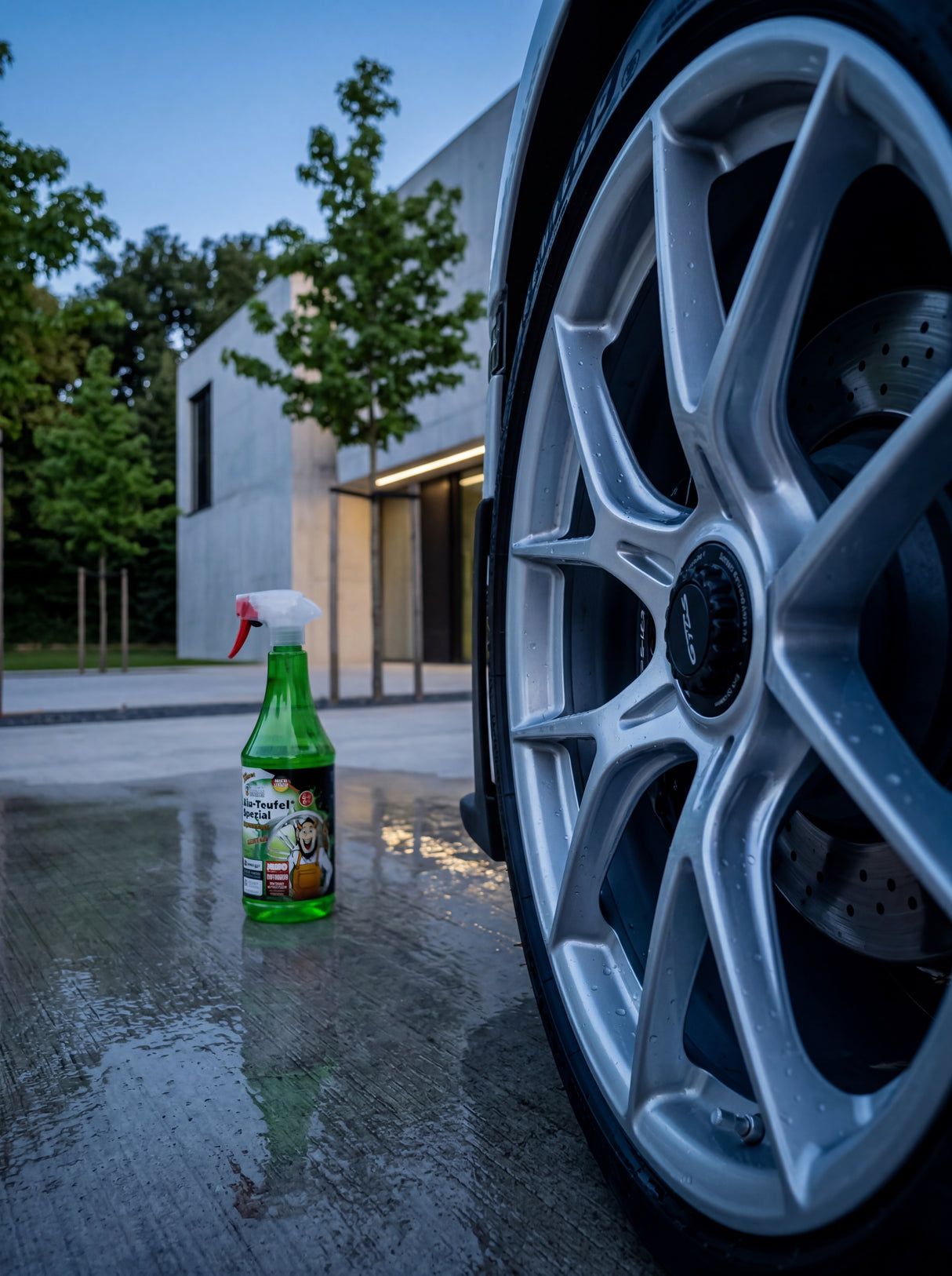 Alu-Teufel Spezial Grün Ergebnis saubere Felge nach Reinigung