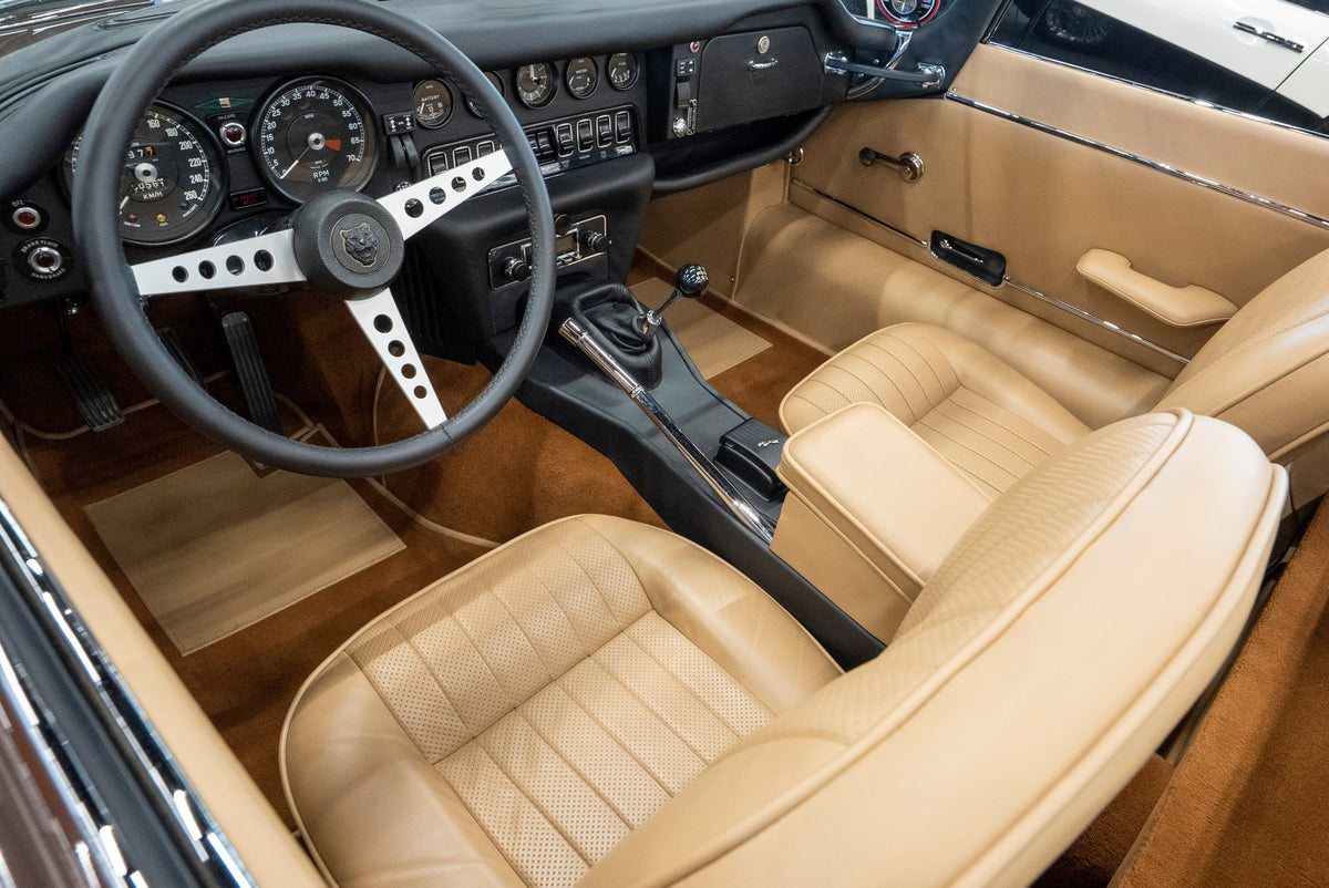 Detailing1 COLOURLOCK leather colour & care for Jaguar — beige leather interior of a Jaguar E-Type